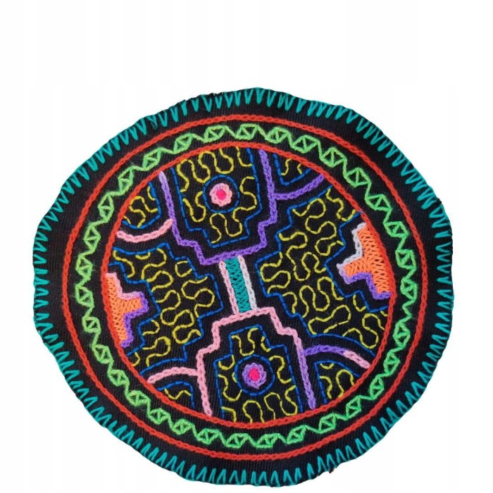 PODSTAWKA POD KUBEK Haft Rękodzieło Sztuka Shipibo Konibo Art Peru 15-16 cm