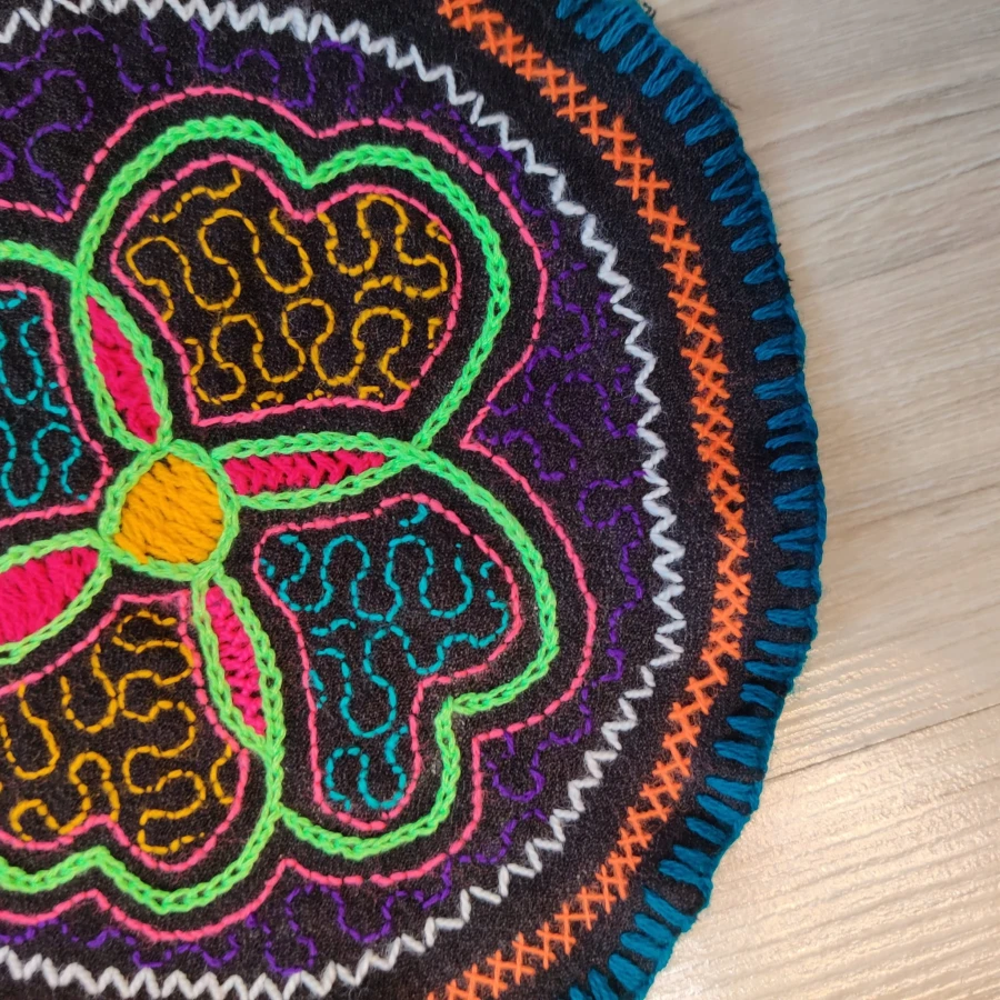 Altar Ceremonialny Haft Rękodzieło Sztuka Shipibo Konibo Art Peru 15 cm