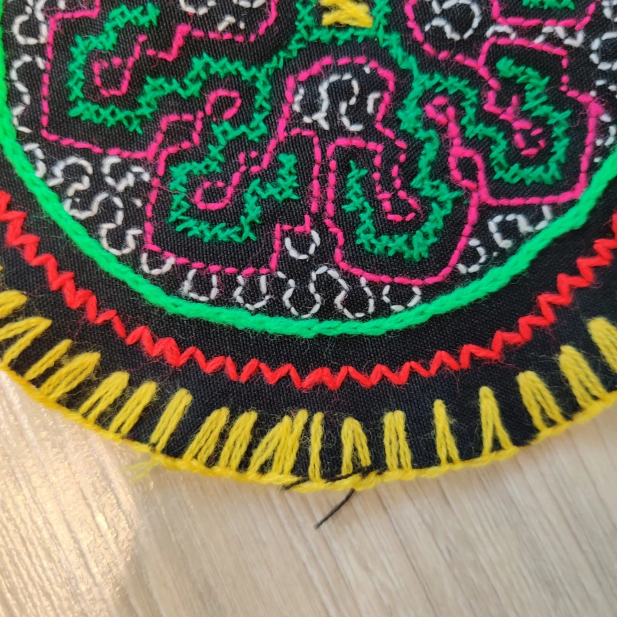 Altar Ceremonialny Haft Rękodzieło Sztuka Shipibo Konibo Art Peru 15-16 cm