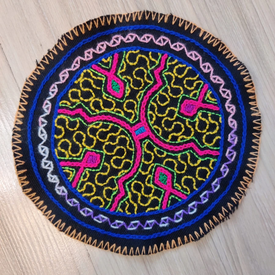 Altar Ceremonialny Haft Rękodzieło Sztuka Shipibo Konibo Art Peru 15-16 cm