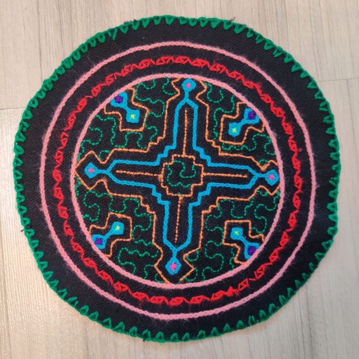 Altar Ceremonialny Haft Rękodzieło Sztuka Shipibo Konibo Art Peru 15 cm