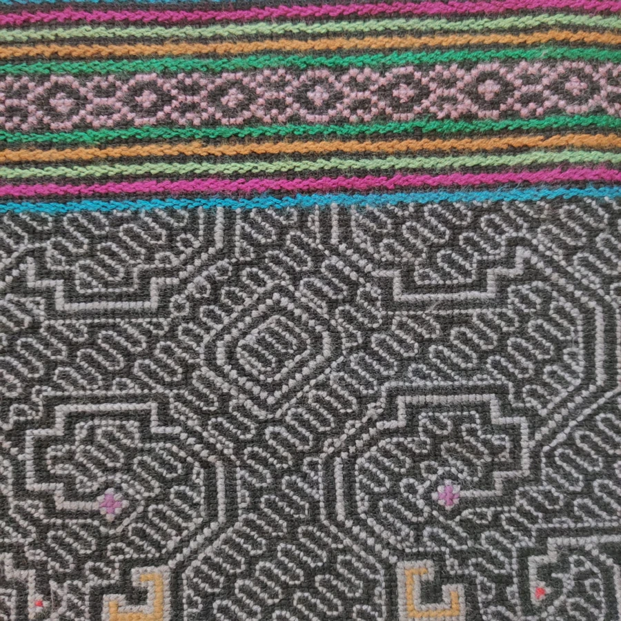 Altar Ceremonialny Haft Rękodzieło Sztuka Shipibo Konibo Art Peru 65x135cm