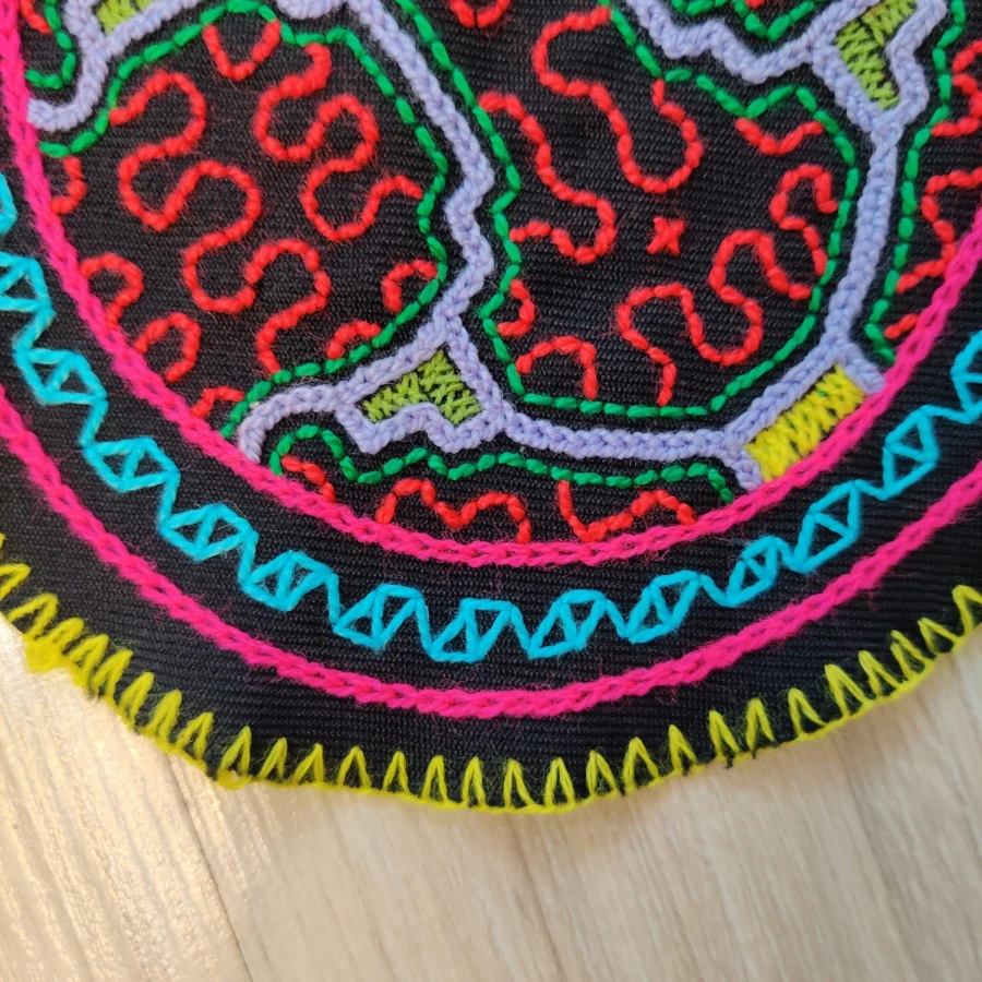 Altar Ceremonialny Haft Rękodzieło Sztuka Shipibo Konibo Art Peru 15-16 cm