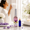 Woda zapachowa Colonia de Violetas Lanman &amp; Kemp 221 ml przy lustrze w łazience