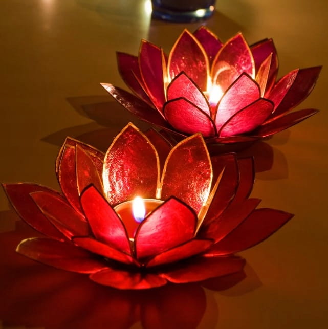ŚWIECZNIK KWIAT LOTOSU LOTUS Podstawka Świeczki Tealight Muszla Capiz Biały