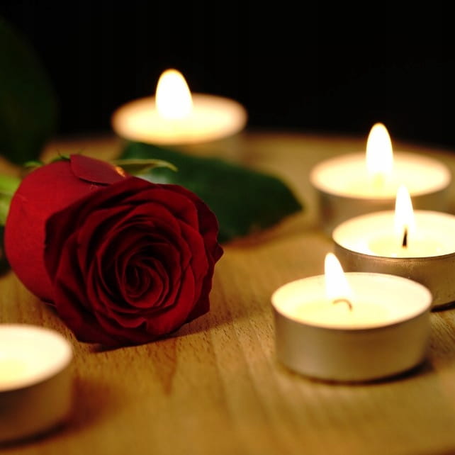 ŚWIECA 100% WOSKU PSZCZELEGO Ceremonialna Podgrzewacz Tealight Mała 25 SzT